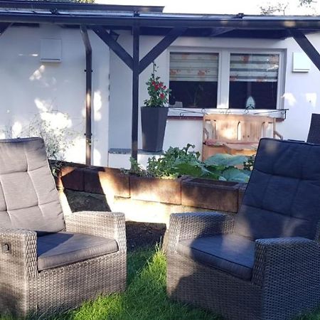 Bungalow An Der Tanne Mit Uberdachter Terrasse Düsseldorf Kültér fotó